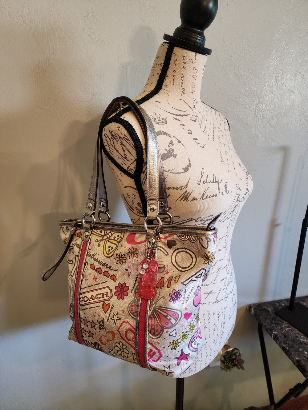 Coach Poppy Butterfly And Flower Graffiti Tote K1076-f15712 - Picture 14 of 14